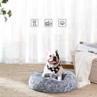 Plyšový spací podklad pre psa s nadčasovým dizajnom