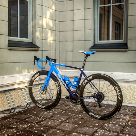 Stojan na 2 bicykle BIKE, 50x32x27cm, strieborná